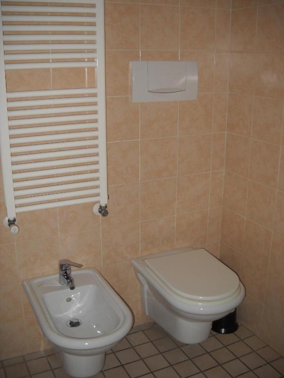 Le Camere Dell'Ancora Monzambano Luaran gambar
